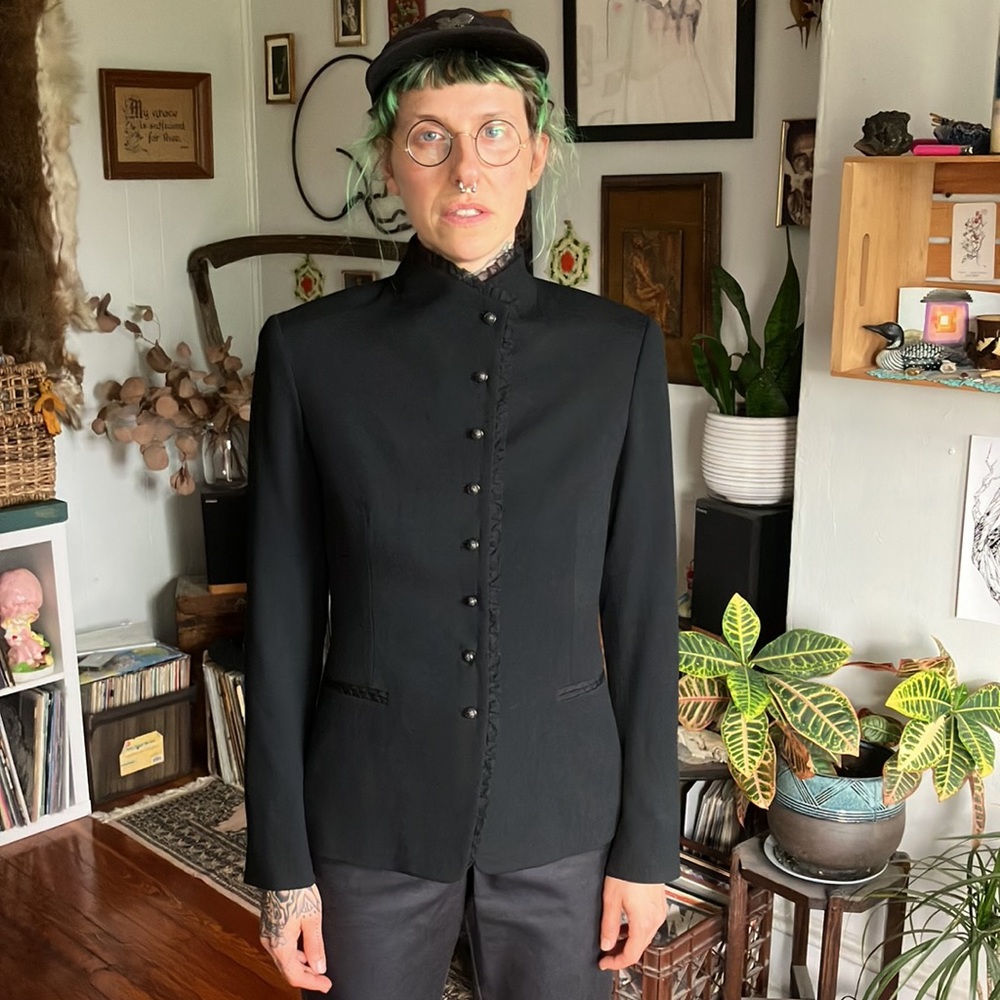 🖤 SOLD 🖤 Black Fitted Wool Blazer Jacket with Lace Trim by Elie Tahari ~ 4 - Picture 1 of 14